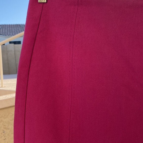 ⭐️ Ann Taylor LOFT Skirt 4 Petite ⭐️ - Picture 2 of 4